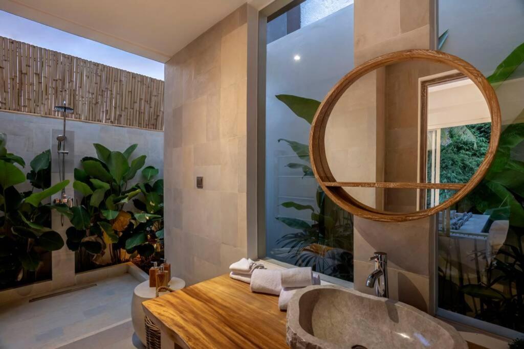 Villa White Lotus By Balisuperhost Убуд Екстер'єр фото