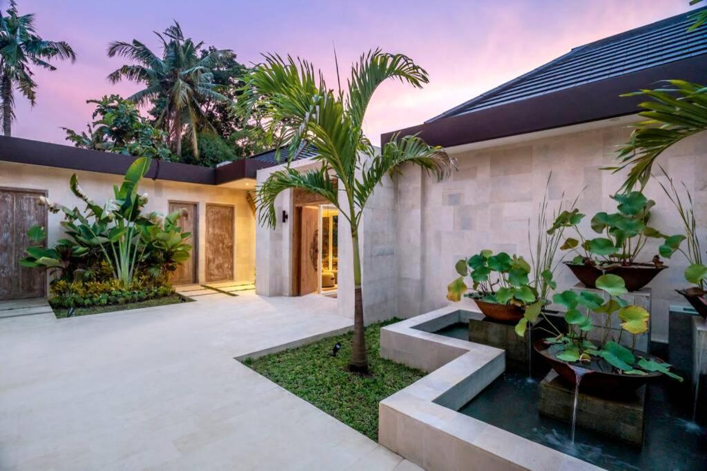 Villa White Lotus By Balisuperhost Убуд Екстер'єр фото