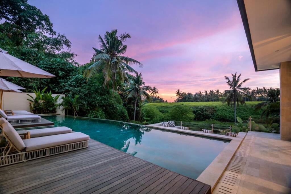 Villa White Lotus By Balisuperhost Убуд Екстер'єр фото